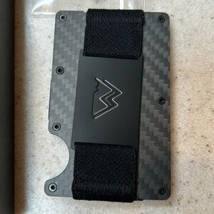 NEW Mountain Voyage Black Carbon Slim Wallet
